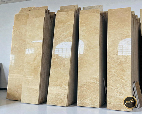 سنگ تراورتن کرم تکاب با رنگ کرم زیبا، مقاومت بالا، عدم شوره‌زدگی و قیمت مناسب، یکی از بهترین گزینه‌ها برای نمای ساختمان است.