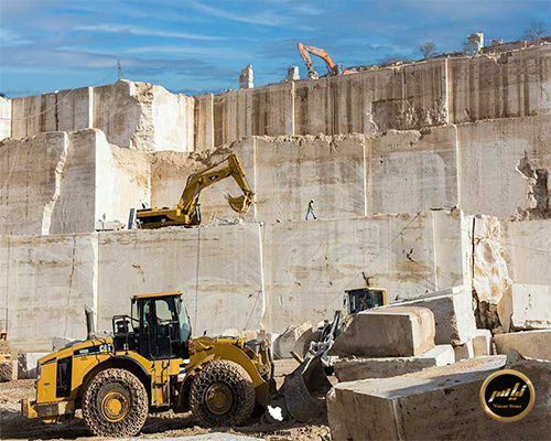 «معدن سنگ تراورتن تکاب نیاسری؛ سنگی باکیفیت و مقاوم برای نمای لوکس ساختمان است و انتخابی مطمئن برای پروژه‌های ساختمانی ماندگار محسوب می‌شود»